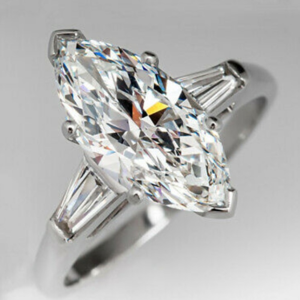 NWT LUXURY 925 Sterling silver diamond 💍 ring